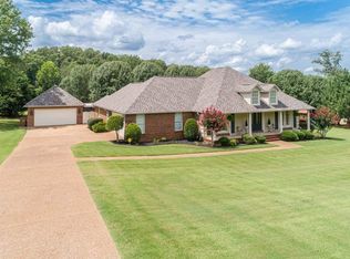 351 Red Bird Dr, Lexington, TN 38351