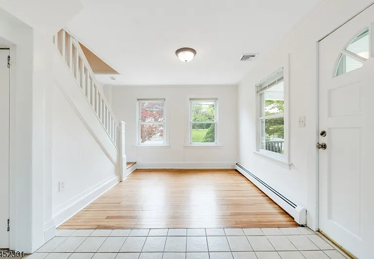 275 E Mount Pleasant Ave — Photo 9