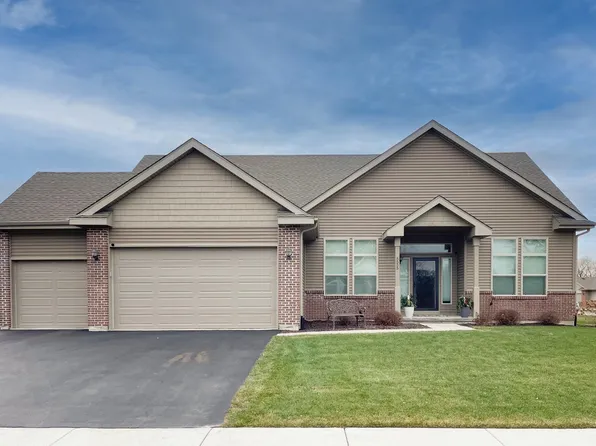 5555 Montadale Dr, Roscoe, IL 61073