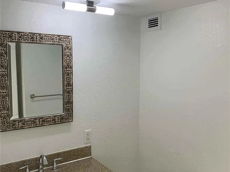 6770 Indian Creek Dr — Photo 9