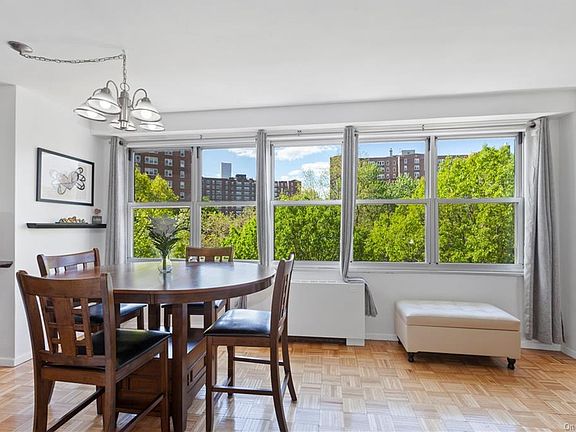 2nd image of 555 Kappock St APT 6J