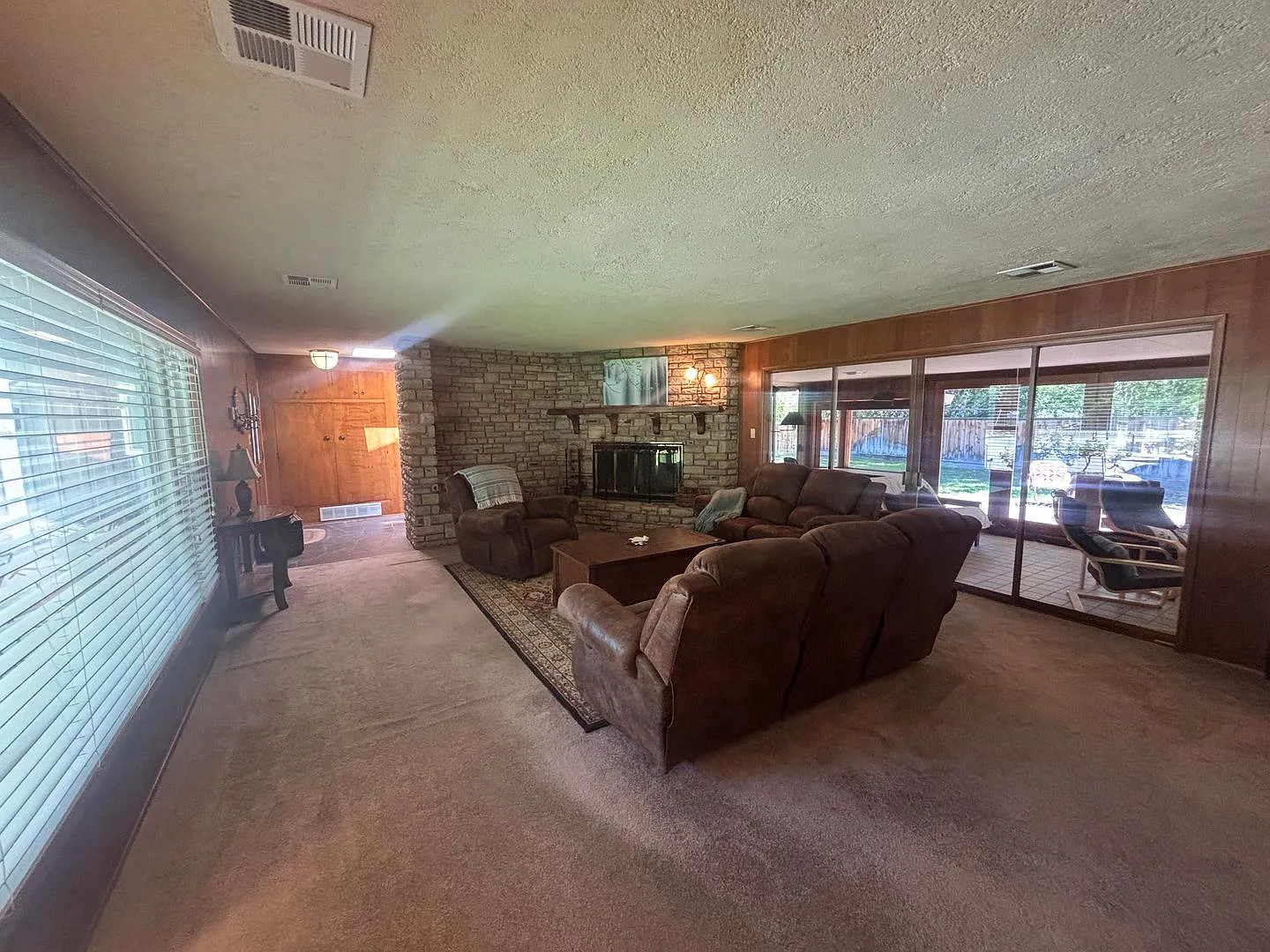 Lovely Furnished three bedroom home in the desirable McLaren neighborhood! — Photo 4