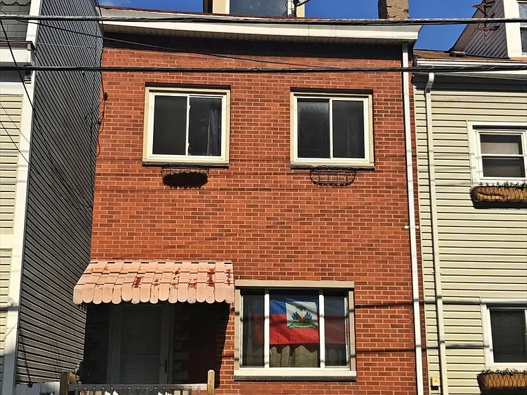 125 S 22nd St — Photo 15