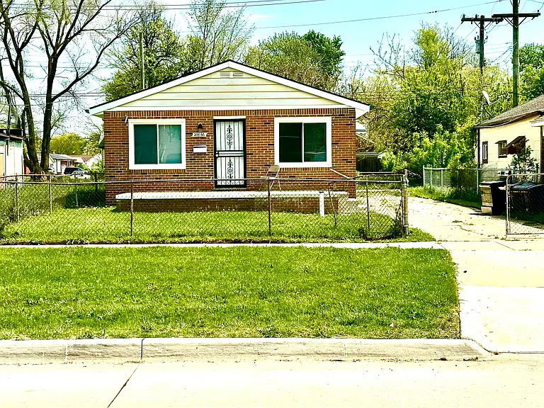 20866 Waltham Rd — Photo 1