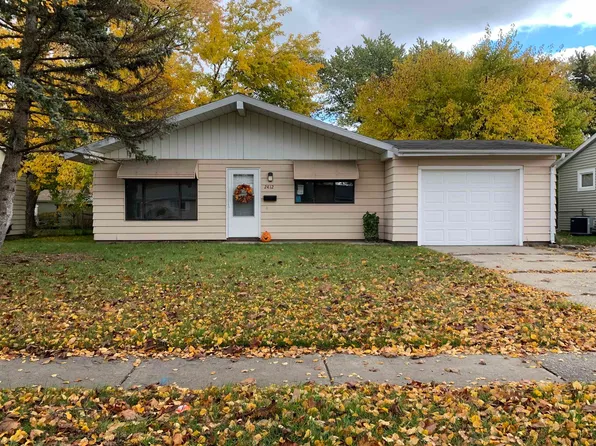 2412 Southdale Dr, Elkhart, IN 46517