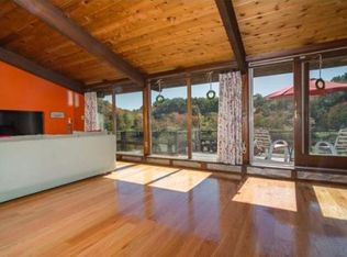 156 Topsfield Rd, Ipswich, MA 01938