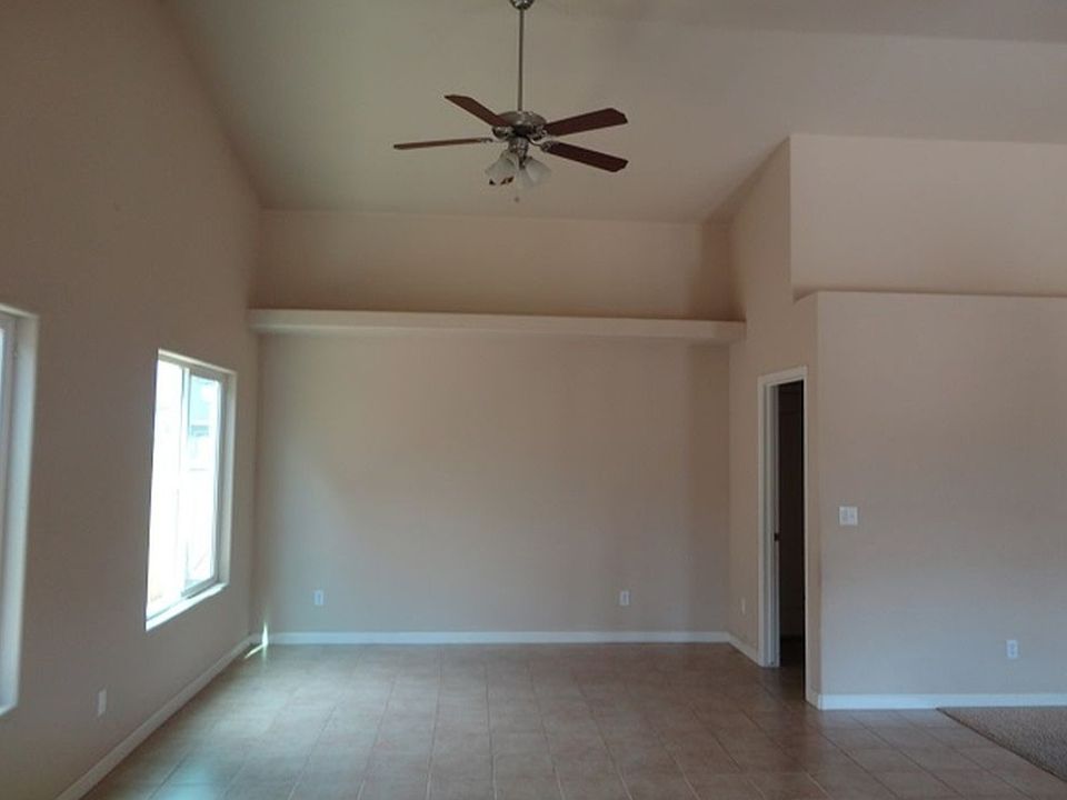 1st image of 3162 N Pearwood Ave