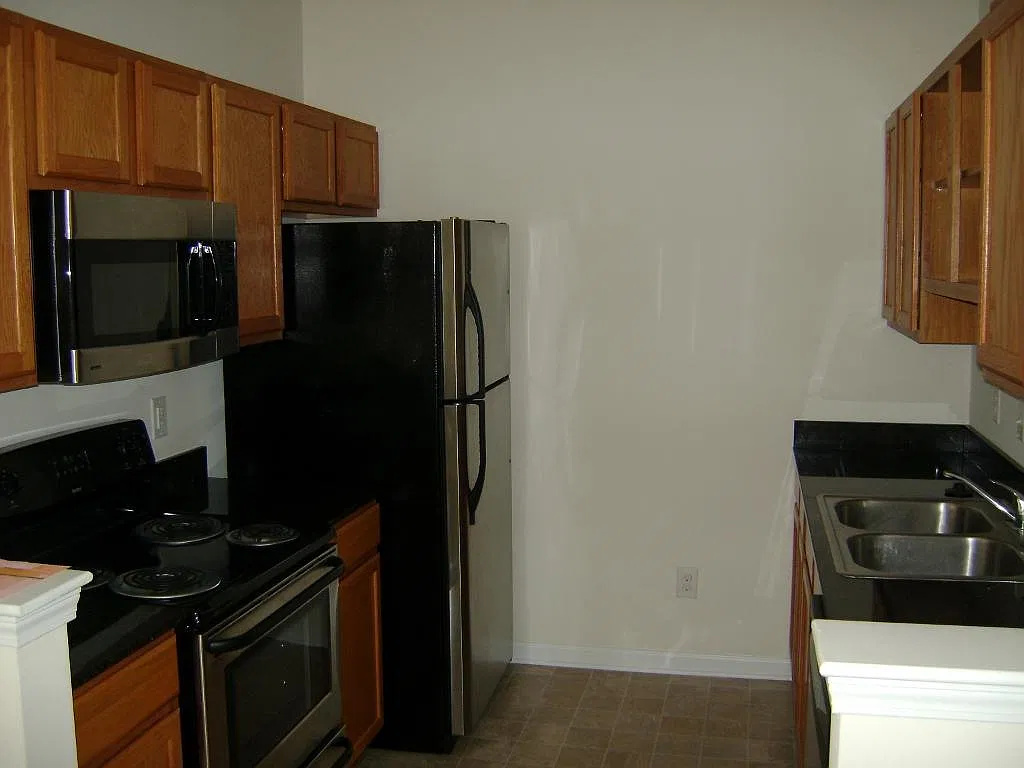 2 bed, 860 sqft, $1,400 — Photo 4