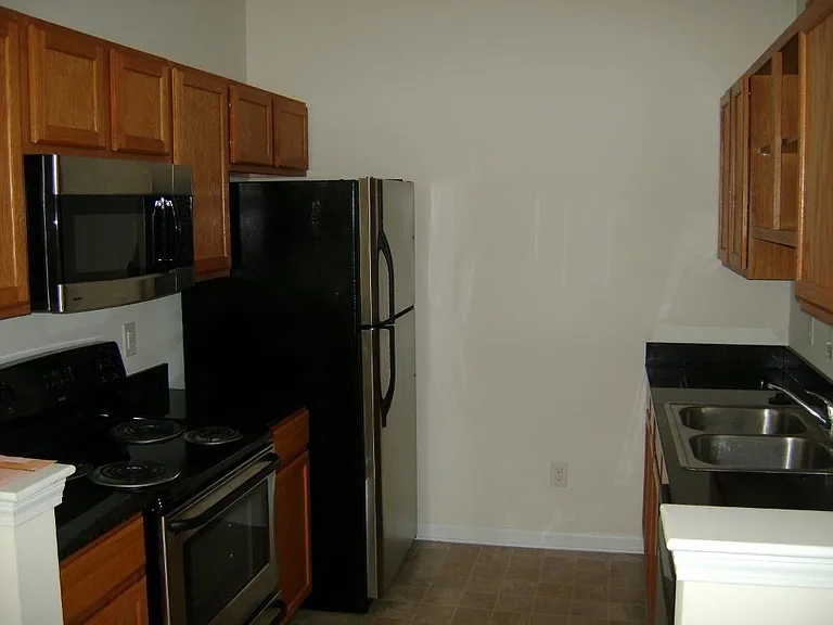 3825 Galantis Dr #B — Photo 4