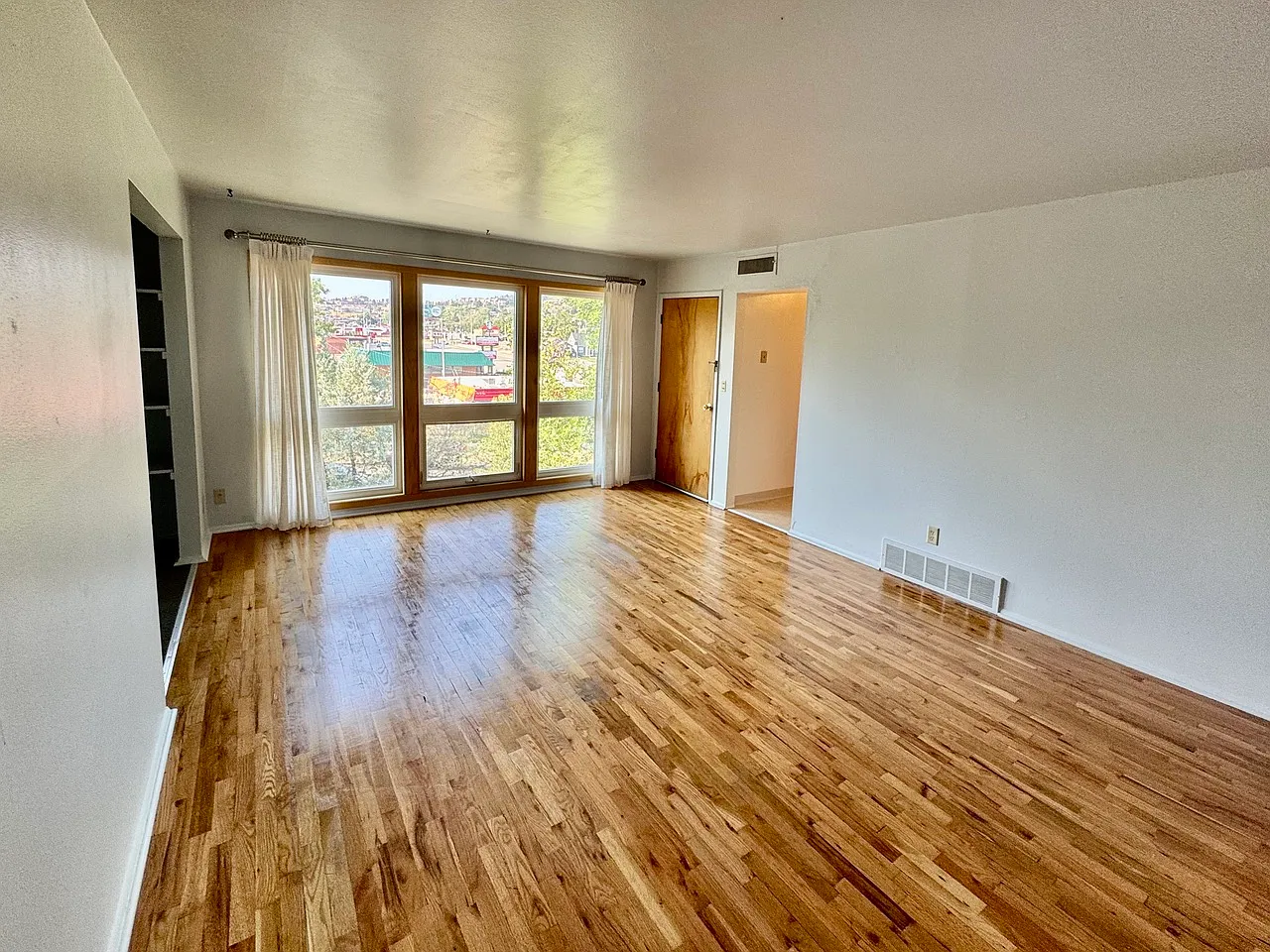 2 bed, 870 sqft, $1,150 — Photo 4