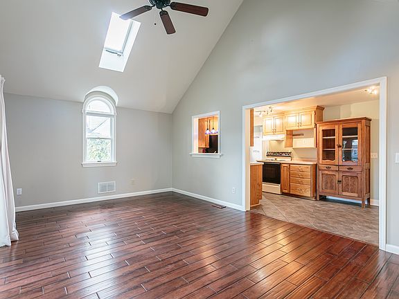 3rd image of 55 Briggs Ave