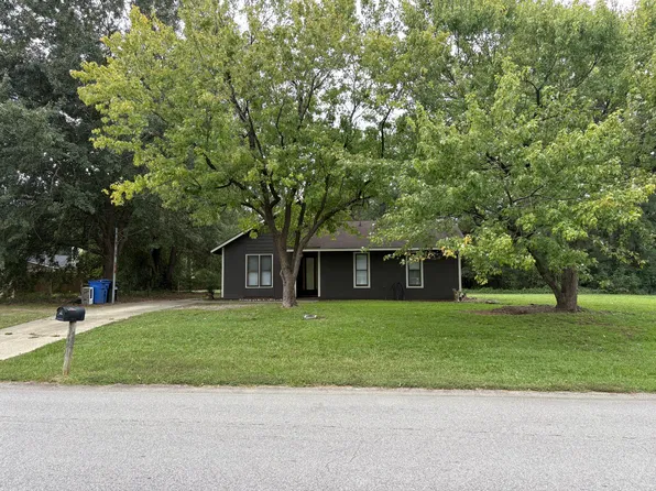6451 Rutherglen Dr, Fayetteville, NC 28304