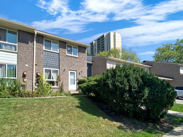 123 1/2 Fern Ave, Toronto, ON M6R 1K2