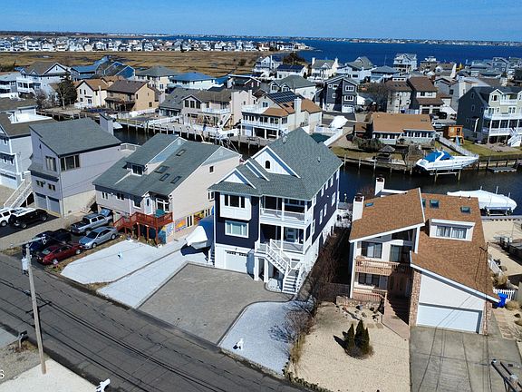 4th image of 24 Rochester Drive