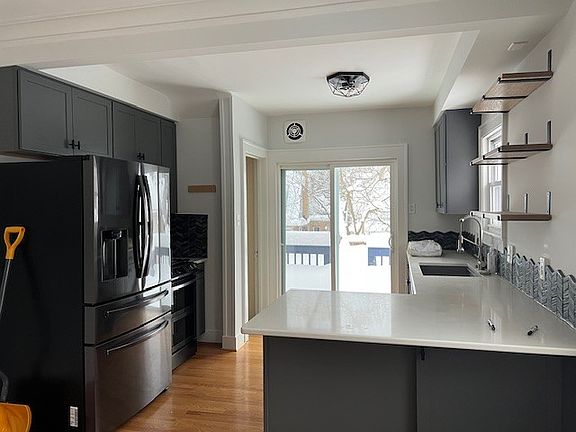 4th image of 1316 Benjamin Ave SE