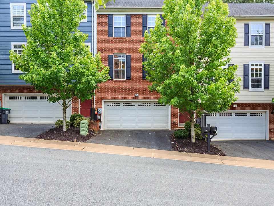 154 Brookwood Dr