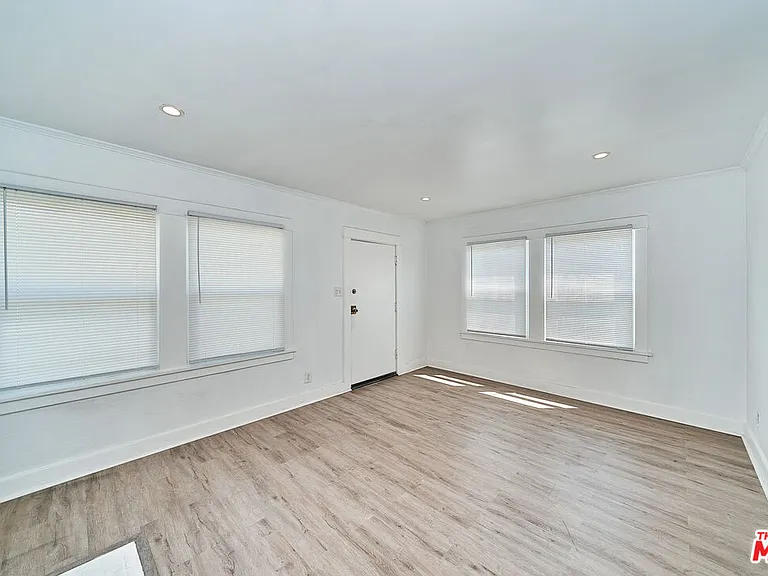 1329 S Tremaine Ave — Photo 9