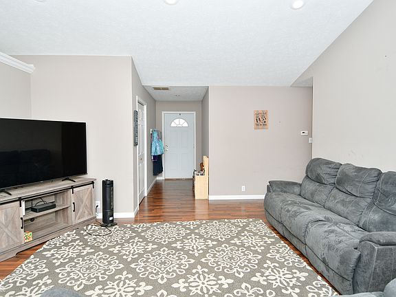 3rd image of 1670 W Constitution St