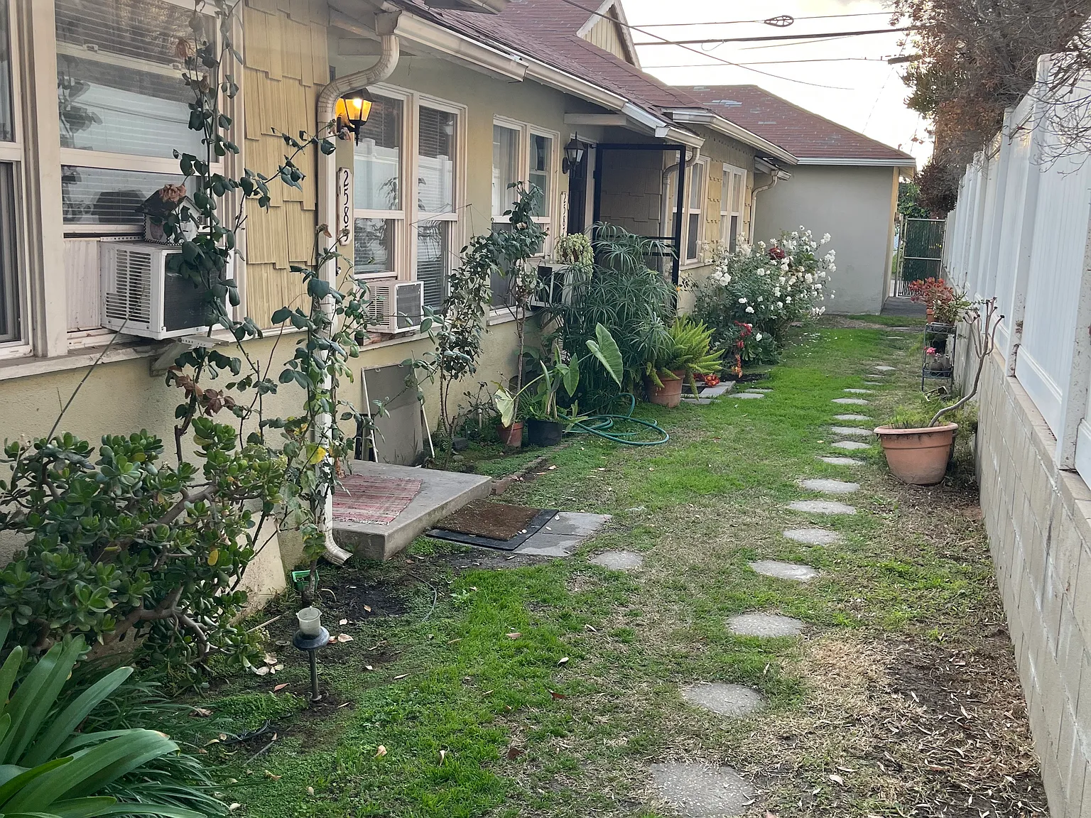 2583 N Lincoln St — Photo 3