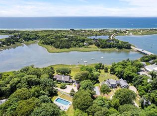 32 Chapoquoit Rd, Falmouth, MA 02540