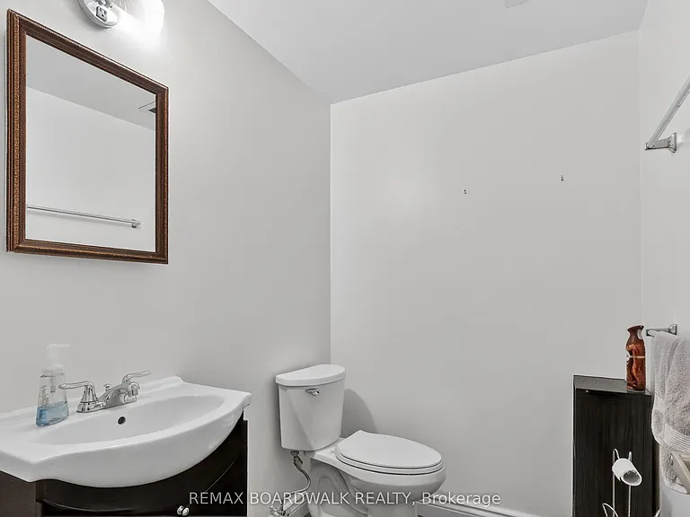 8 Oberon St — Photo 21
