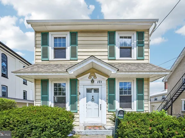171 Chestnut St, Spring City, PA 19475