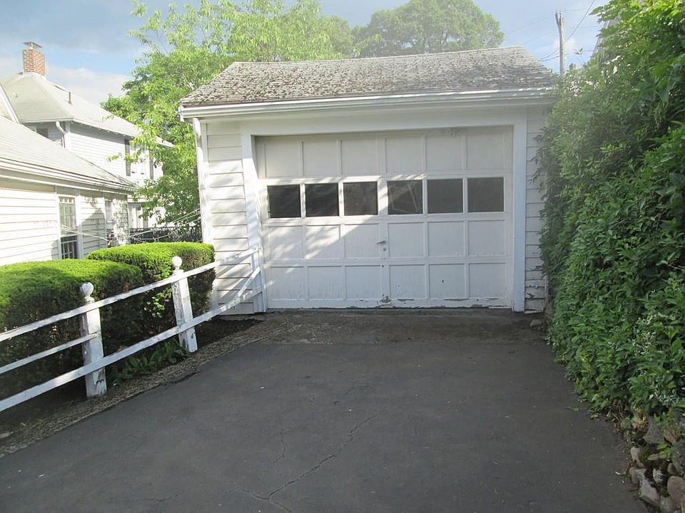 2nd image of 229 Harvard St