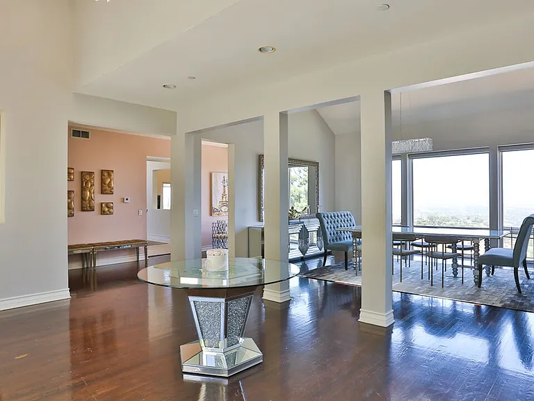 14445 Mulholland Dr — Photo 4