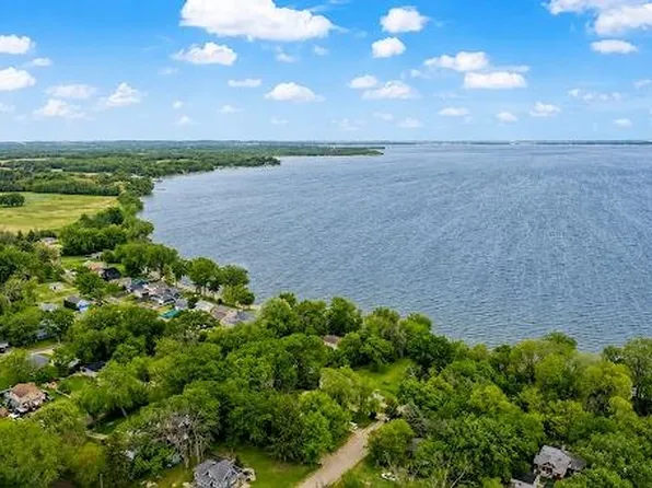 112 Cherokee Dr, Edgerton, WI 53534