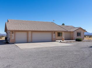 8176 E Bloomfield Rd, Hereford, AZ 85615