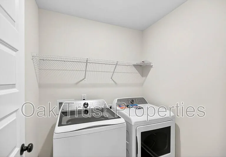 753 Ridgley Dr — Photo 24