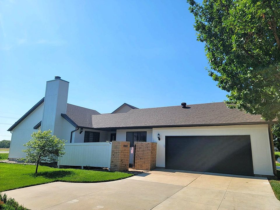 1st image of 1007 Burr Oak Ln