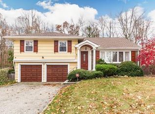 41 Baker Rd, Livingston, NJ 07039