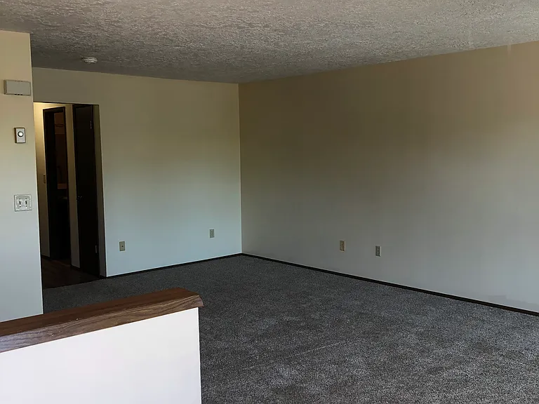 4627 N Lombard St — Photo 1