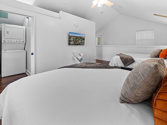 4th image of 508 Coconut Isle Dr