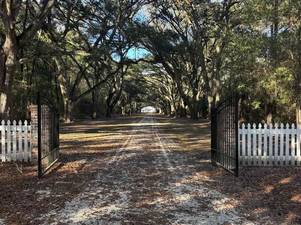 53400 Hixson Rd, Stockton, AL 36579