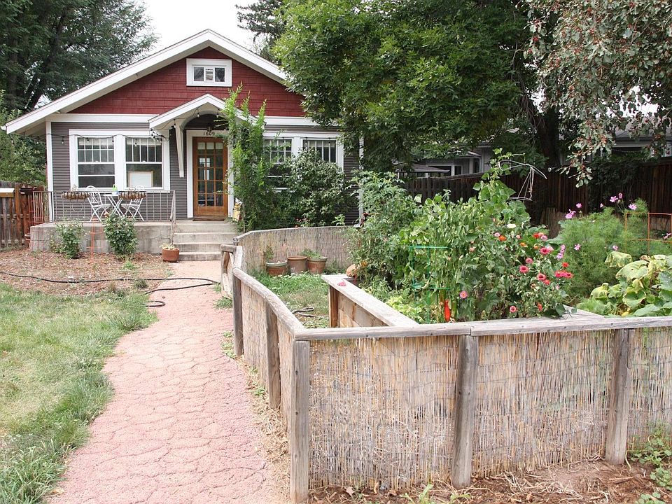 Front Yard-Main level tenant has full use of garden area