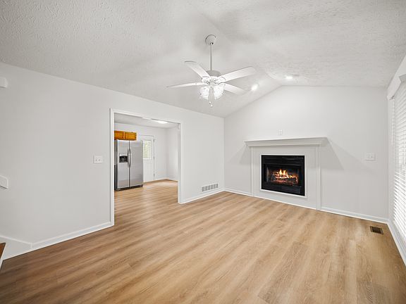 4th image of 25 Flat Rock Rd