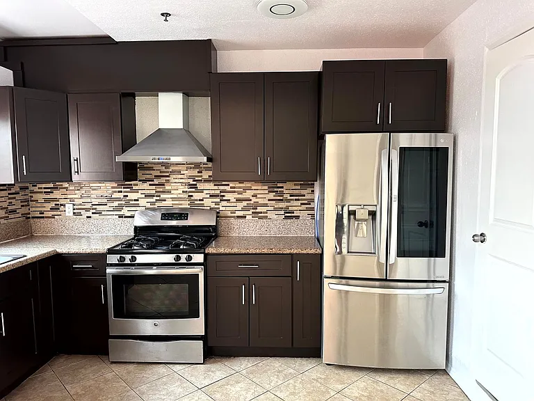 432 N Kingsley Dr. — Photo 6