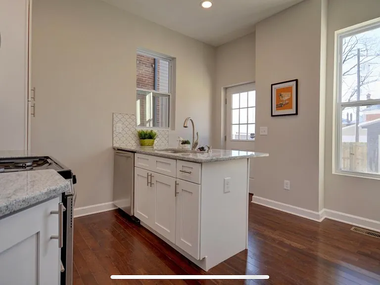 155 Miami Ave — Photo 6