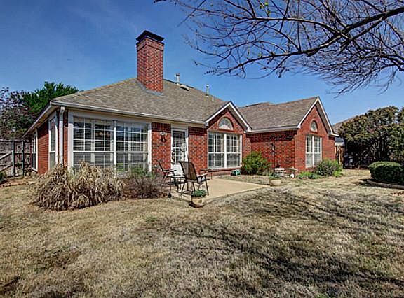 2nd image of 4004 Ridgecrest Trl