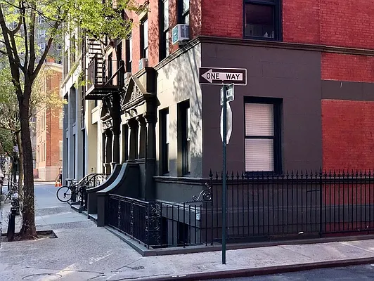 Rented by LJ Sloane Management | media 16