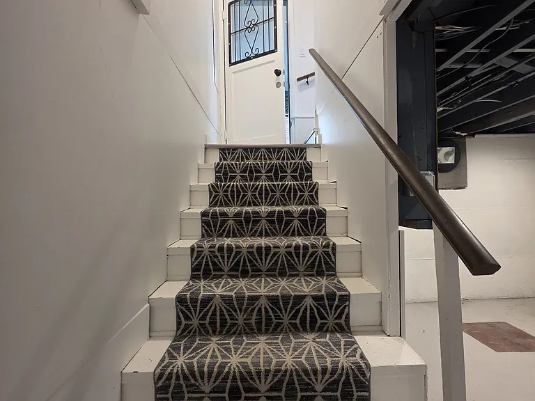 166 Draper St NE — Photo 39