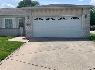 316 Carnation St #4B, Demotte, IN 46310