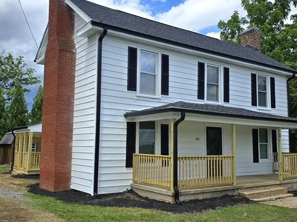 204 Leftwich St, Gretna, VA 24557