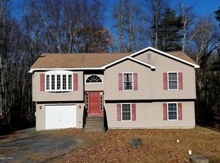 105 Rhododendron Ln, Milford, PA 18337