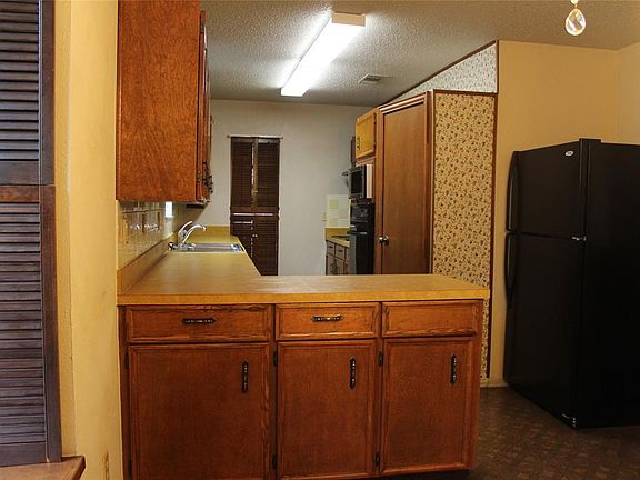 5th image of 3921 Cedar Creek Dr