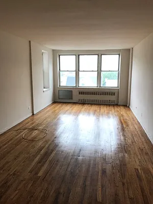 Rented by Smart NY Realty LLC | media 42