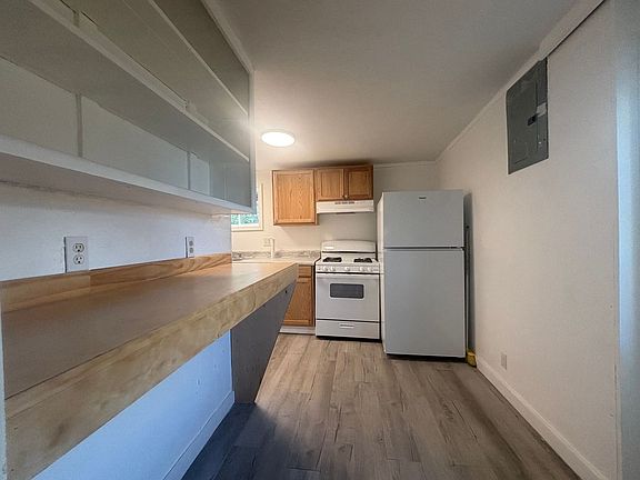 4th image of 1813 1/2 7th St