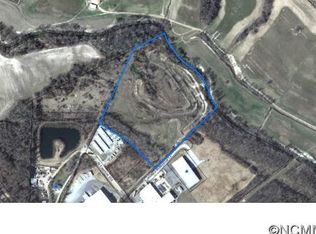 198 N Egerton Rd, Hendersonville, NC 28792